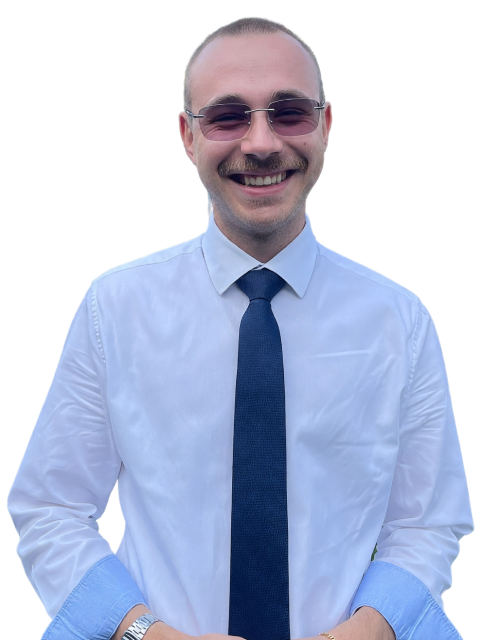 Lukas Biehl in Hemd und Krawatte